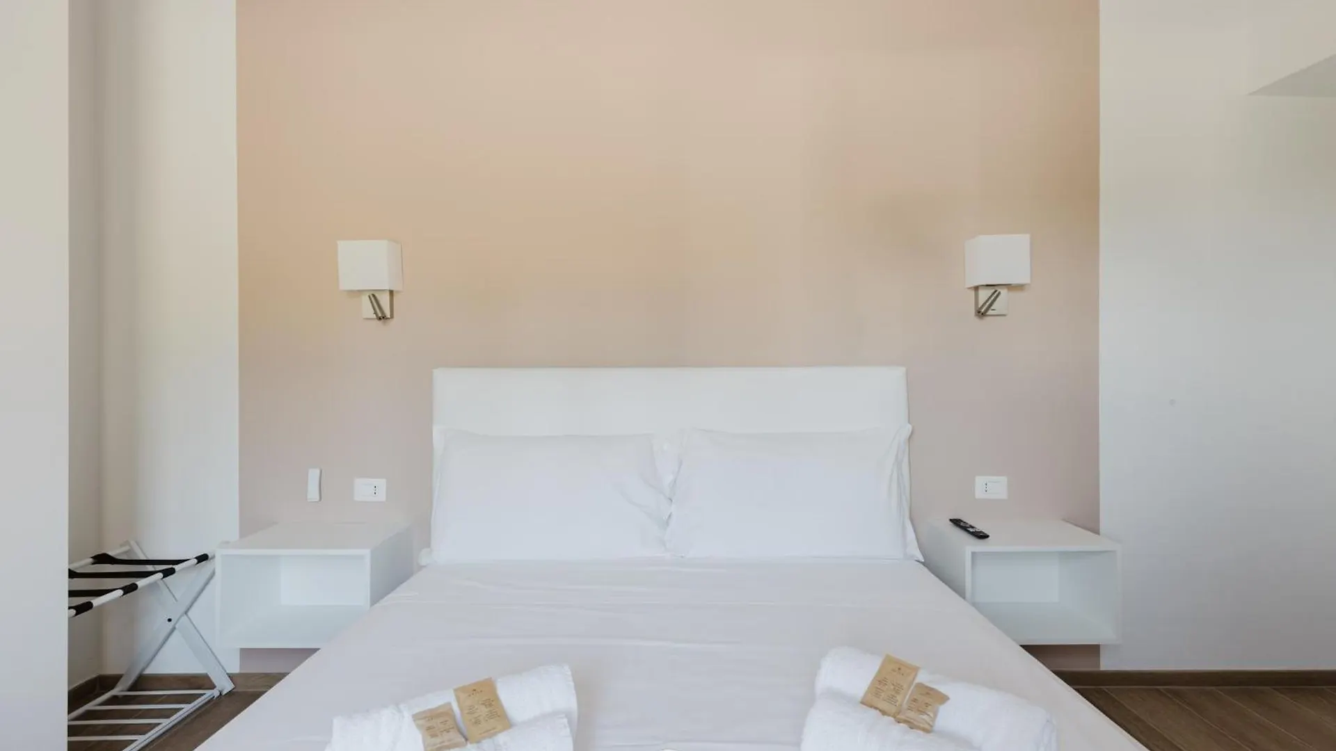 Hotel House Adele Villa San Pietro 0*,  Italia