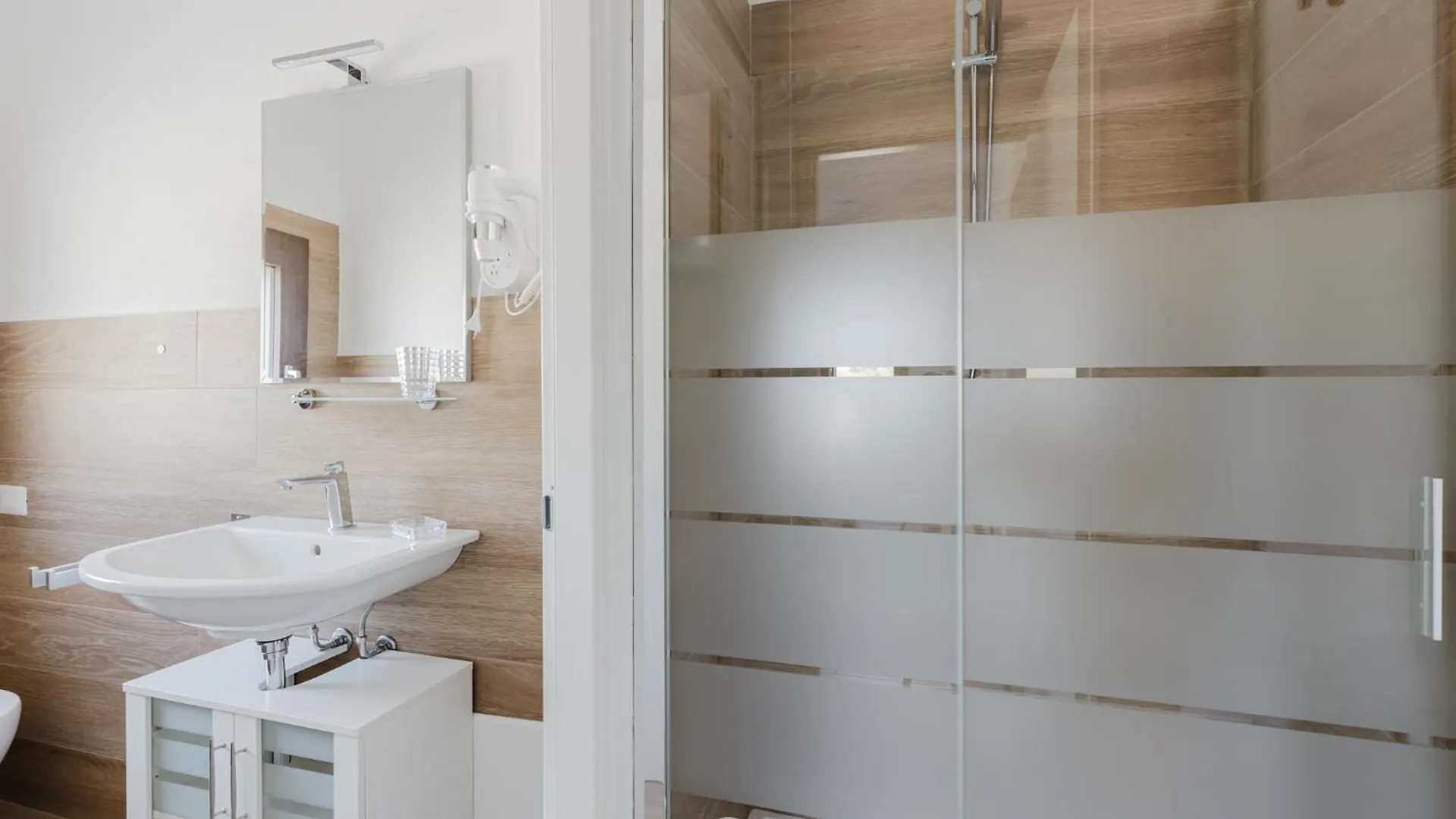 Affittacamere Hotel House Adele Villa San Pietro Italia